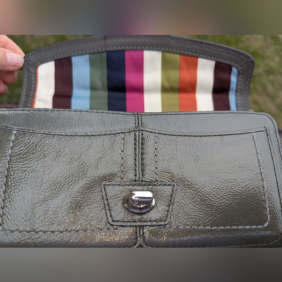Coach Archive Gray Patent Leather 65th Anniversary Turnlock Legacy Wallet VGUC - Picture 2 of 13